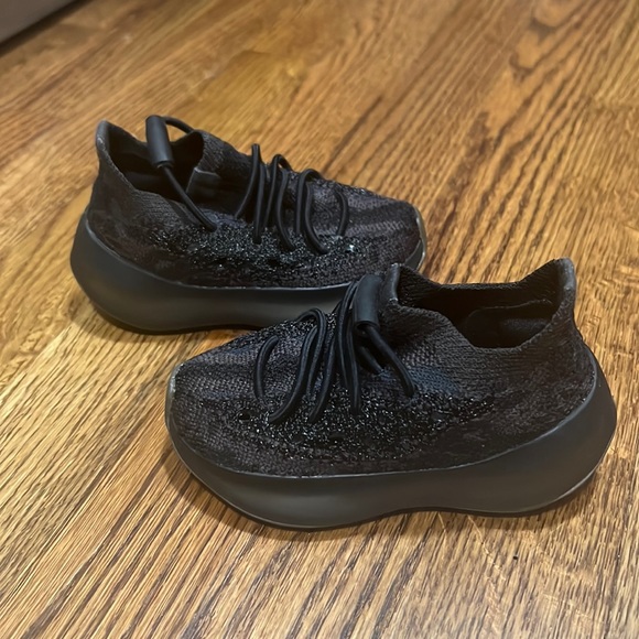 Black Yeezy Trainers Toddlers Adidas Yeezy Boost 350 V2 Carbon Infant